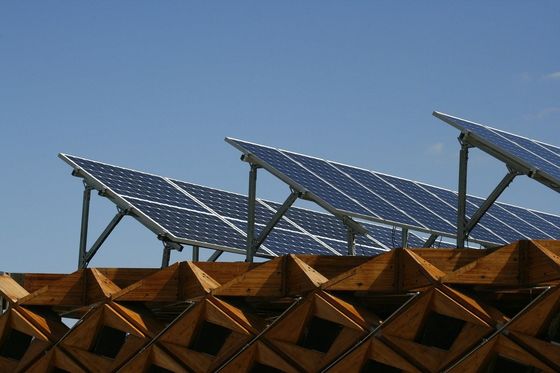 Система 2 Kwp солнечная Pv заземляя Monocrystalline модуль 540W 550W 560W клеток BIPV клетки 96 Pv солнечный